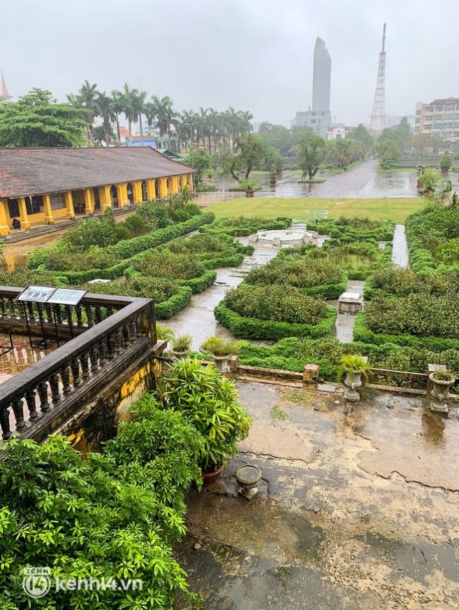 Tình trạng du lịch Huế - Đà Nẵng mấy ngày qua: Du khách “khóc thét” vì chuyến đi bão tố đúng nghĩa đen! - 17