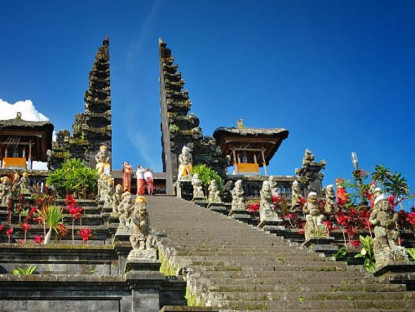Du khảo - Cảm nhận không gian yên bình tại những ngôi đền ở Indonesia
