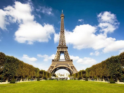 Chuyện hay - Tháp Eiffel của Pháp bỗng dưng cao thêm 6m nhờ 'độc chiêu' nào?