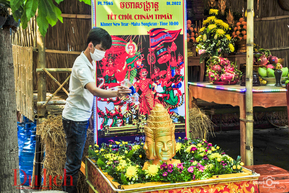 Rực rỡ ngày tết Chôl Chnăm Thmây của bà con Khmer tại TP.HCM - 16