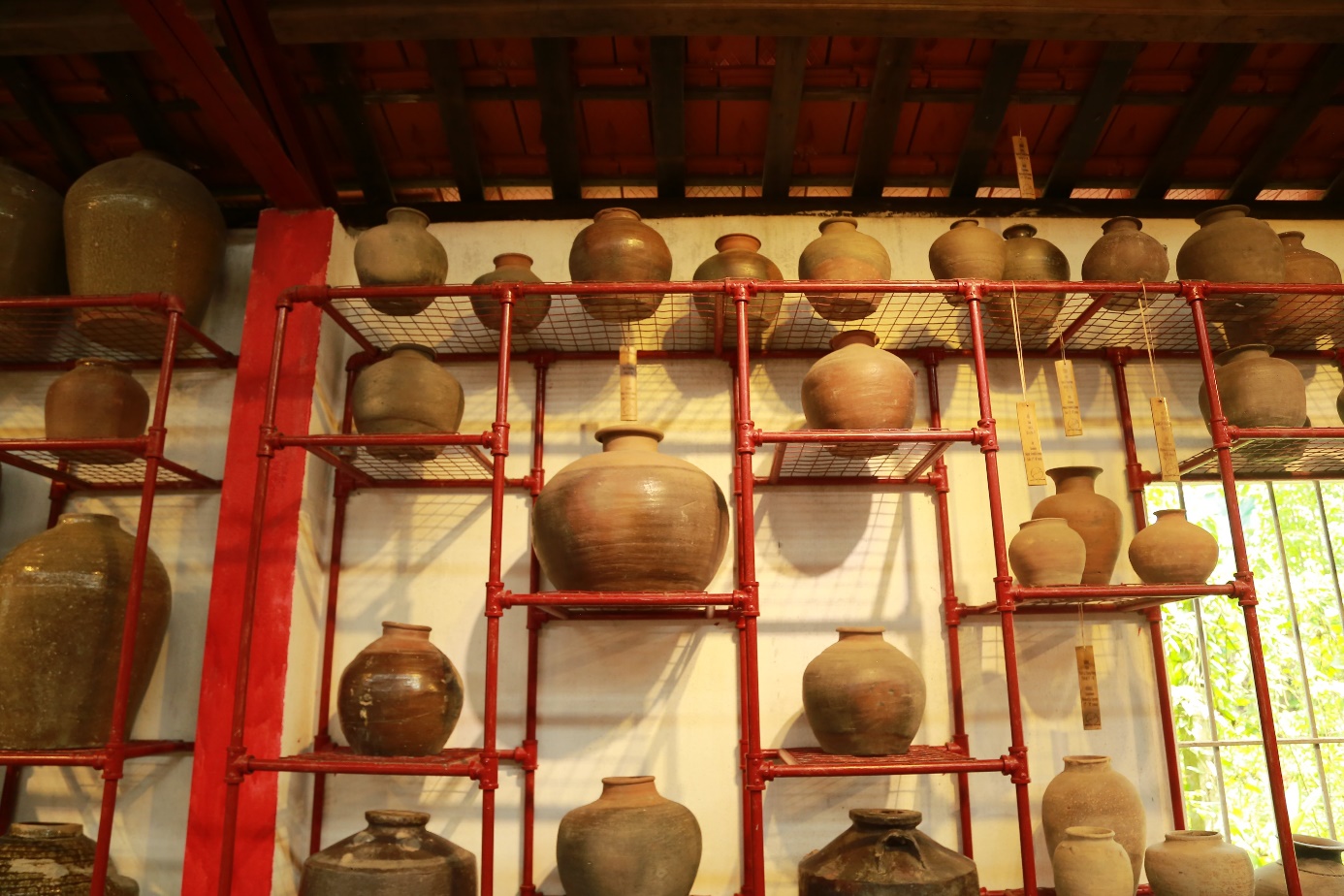 Khám phá bảo tàng gốm được tìm thấy từ các dòng sông - 1
