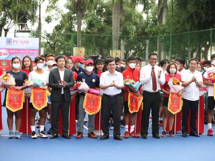  140 VĐV tranh tài tại giải quần vợt quốc gia cúp Sâm Ngọc Linh