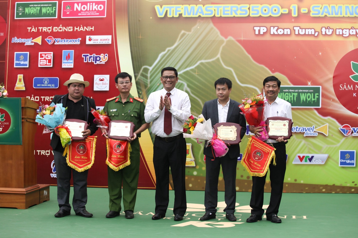  140 VĐV tranh tài tại giải quần vợt quốc gia cúp Sâm Ngọc Linh - 4