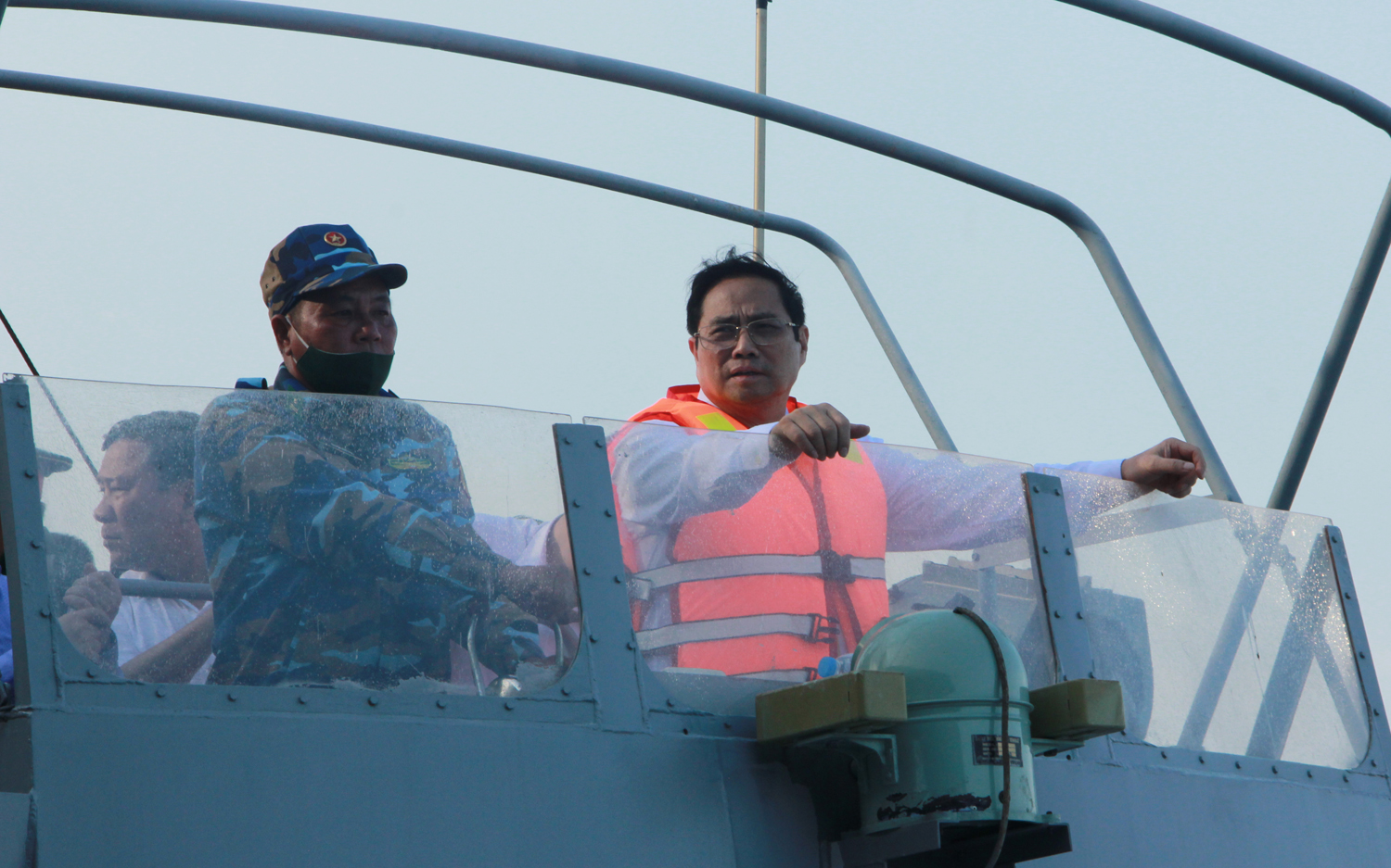 Thủ tướng Phạm Minh Chính khảo sát khu vực xây cảng biển ở Sóc Trăng - 6