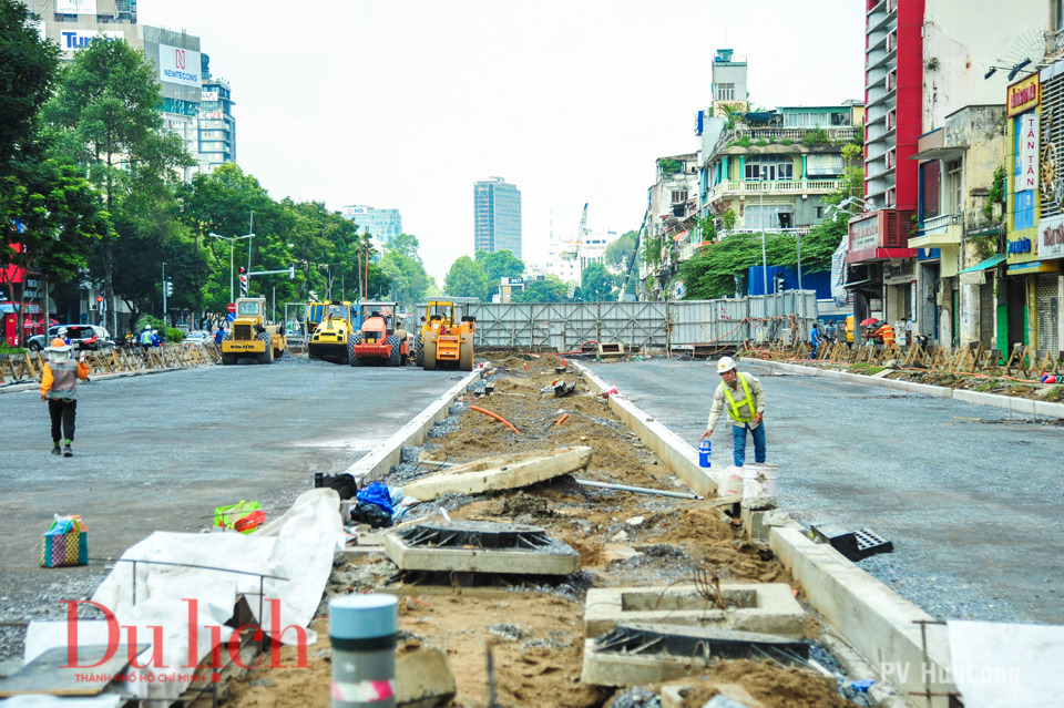 Rào chắn được tháo bỏ sau 6 năm, khu phố 'vàng' Lê Lợi đã lại sạch đẹp - 15