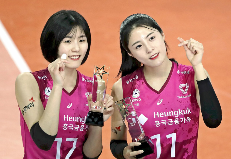 2 mỹ nhân bóng chuyền Hàn Quốc lận đận, thiên thần Sabina khoe hạnh phúc - 2