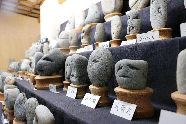 Bên trong bảo tàng 'đá mặt người' tự nhiên kỳ lạ nhất thế giới ở Nhật Bản - 11