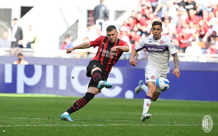 Kết quả bóng đá AC Milan - Fiorentina: Đàn em Ronaldo toả sáng, tiến gần danh hiệu (Vòng 35 Serie A) - 1