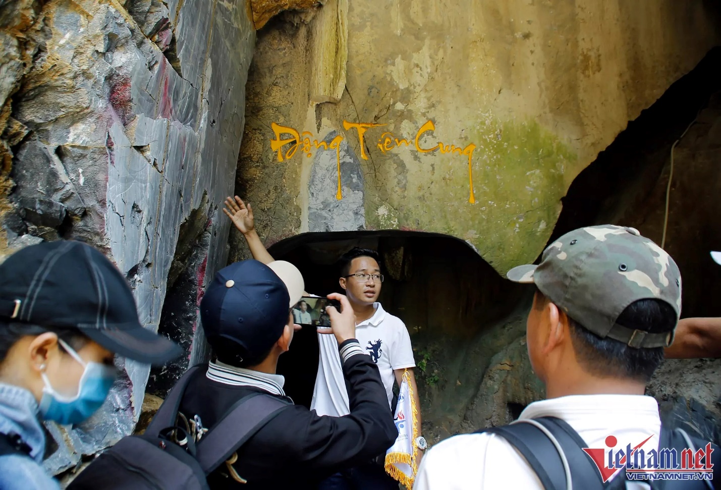 Hang nhũ thạch trăm năm tuổi 'bí ẩn', nằm sâu 100m dưới lòng đất ở Quảng Nam - 3