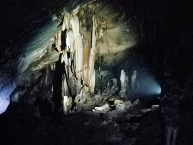 Khám phá hang động hoang sơ đầy mê mẩn giữ núi rừng Quảng Trị