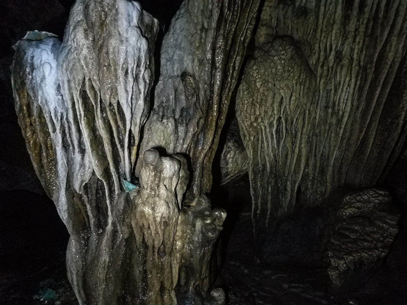 Khám phá hang động hoang sơ đầy mê mẩn giữa núi rừng Quảng Trị - 12