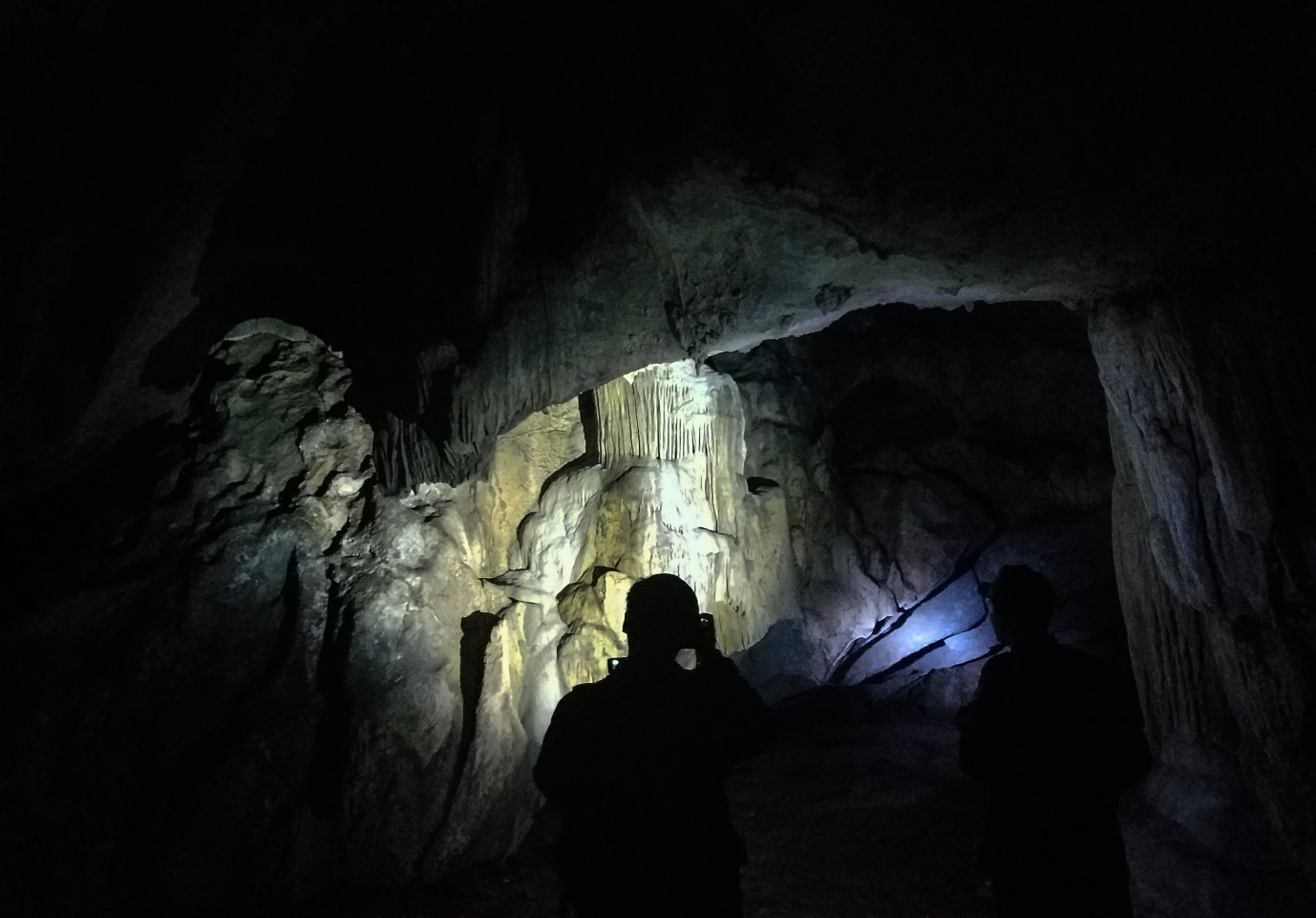 Khám phá hang động hoang sơ đầy mê mẩn giữa núi rừng Quảng Trị - 3