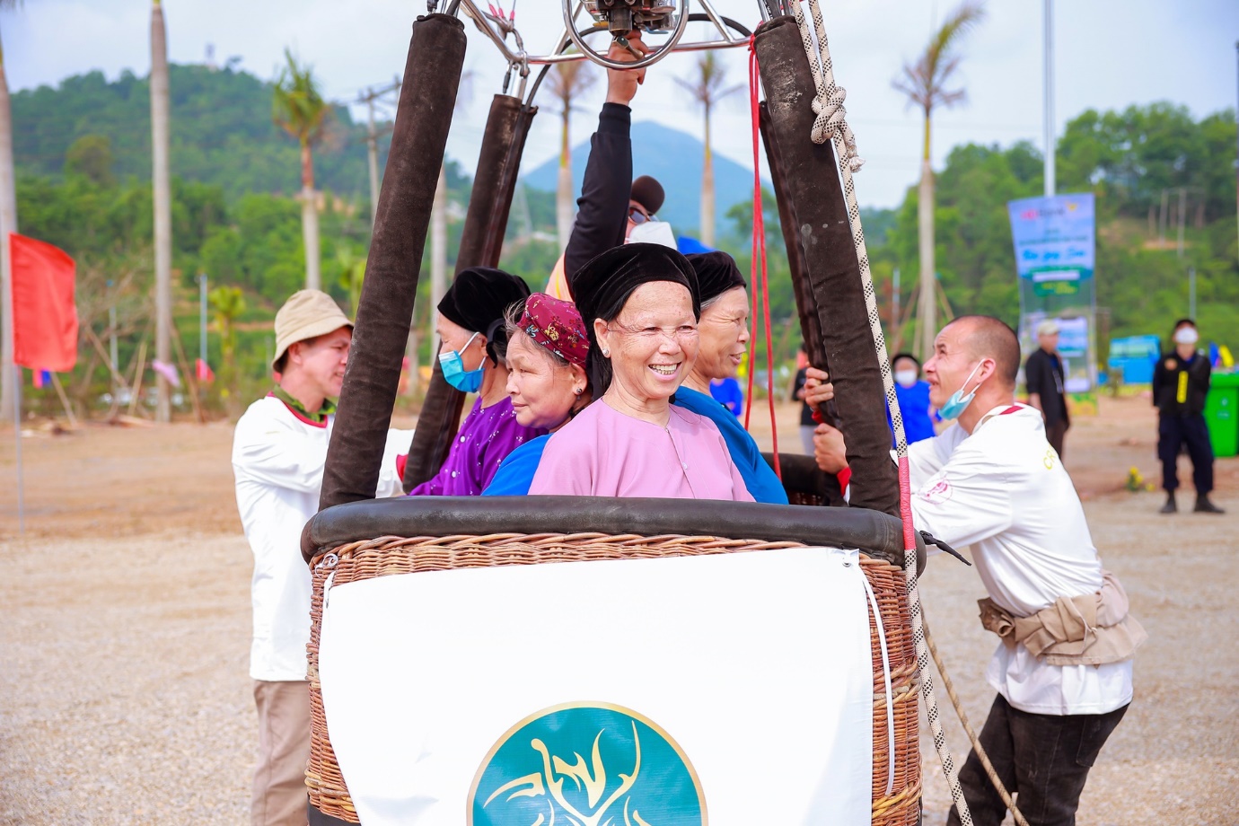 Lễ hội Kỳ Hoa đưa Lạng Sơn trở thành điểm đến hấp dẫn miền đông bắc - 5