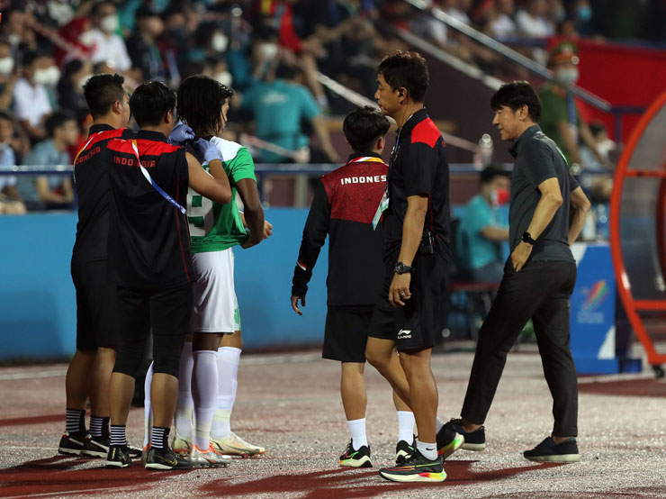 U23 Việt Nam làm Ronaldo của U23 Indonesia &#34;choáng váng&#34; chỉ sau 18 phút - 4