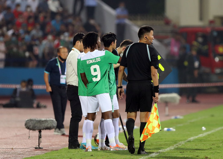 U23 Việt Nam làm Ronaldo của U23 Indonesia &#34;choáng váng&#34; chỉ sau 18 phút - 5