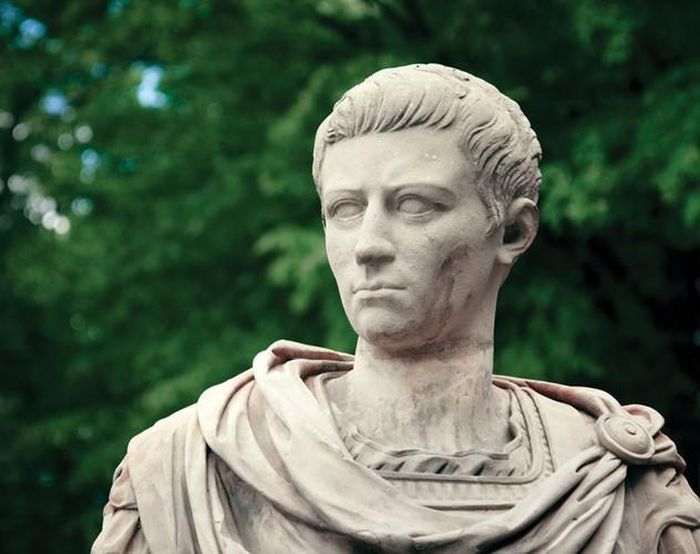 Chi tiết giật mình về ông hoàng ngông cuồng nhất La Mã cổ đại - 2