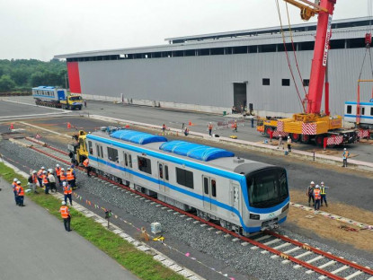 Chuyển động - TP.HCM hoàn tất lắp đặt đoàn tàu cuối cùng tuyến Metro số 1