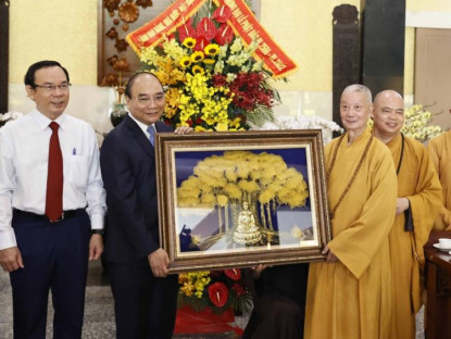 Chuyển động - Chủ tịch nước Nguyễn Xuân Phúc chúc mừng Đại lễ Phật đản tại TP.HCM