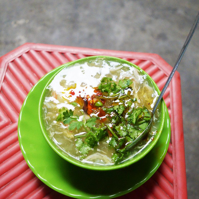 Gánh súp cua gần 30 năm giữa lòng Sài Gòn được mệnh danh là 'món súp đáng thử nhất' - 2