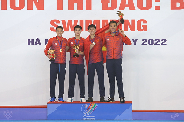Bơi Việt Nam có HCV không tưởng, ngơ ngác nhà vô địch Olympic phạm lỗi ở SEA Games - 2