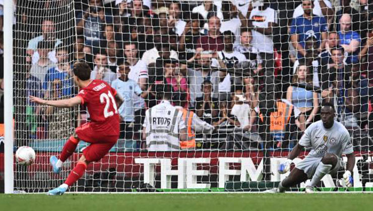 Liverpool vô địch FA Cup: HLV Klopp hoàn tất bộ danh hiệu, sánh ngang Sir Alex - 10