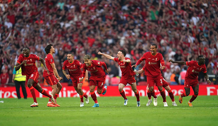 Liverpool vô địch FA Cup: HLV Klopp hoàn tất bộ danh hiệu, sánh ngang Sir Alex - 11