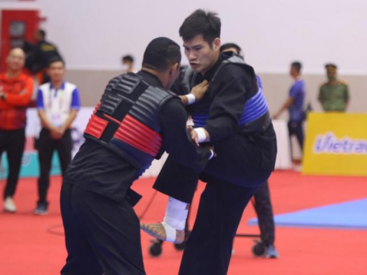 Ronaldo "đấm trộm" vào mặt võ sĩ Việt Nam, mất HCV SEA Games 31