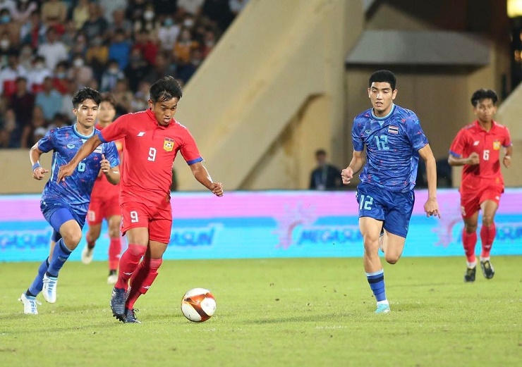 Họp báo U23 Lào - U23 Thái Lan: HLV Polking chê mặt sân, khen Indonesia mạnh nhất - 1