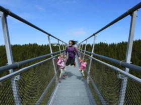  - Khánh thành cây cầu treo đi bộ dài nhất thế giới ở Cộng hòa Séc