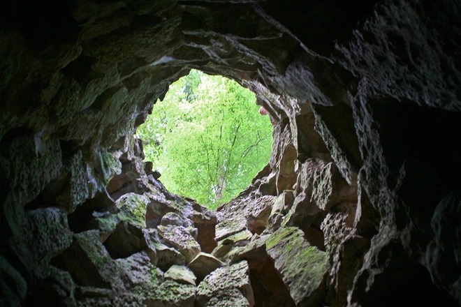 Giếng xoắn ốc bí ẩn ở lâu đài giữa rừng - 8