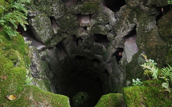 Giếng xoắn ốc bí ẩn ở lâu đài giữa rừng - 7