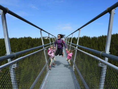 Khánh thành cây cầu treo đi bộ dài nhất thế giới ở Cộng hòa Séc