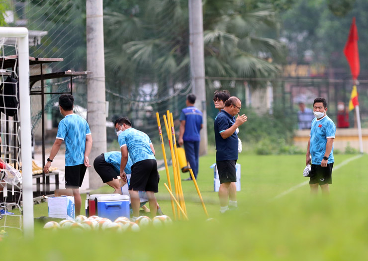 HLV Park Hang Seo chặn &#34;điệp viên&#34; của U23 Malaysia xem U23 Việt Nam tập như thế nào? - 3