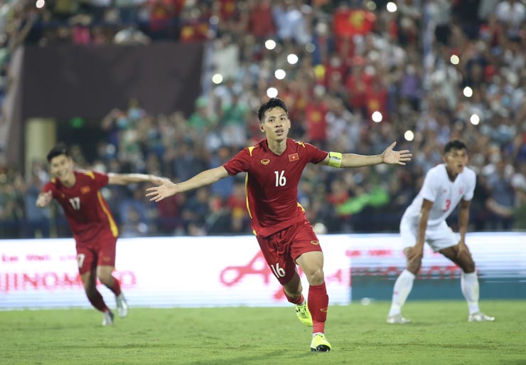 U23 Việt Nam đấu U23 Thái Lan kịch tính: Hùng Dũng, Tiến Linh thể hiện bản lĩnh - 1