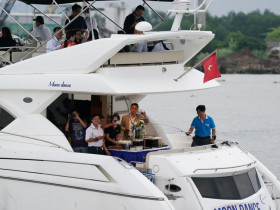  - Vì sao giá tour du thuyền trên sông Sài Gòn thấp hơn nhiều so với dự kiến?