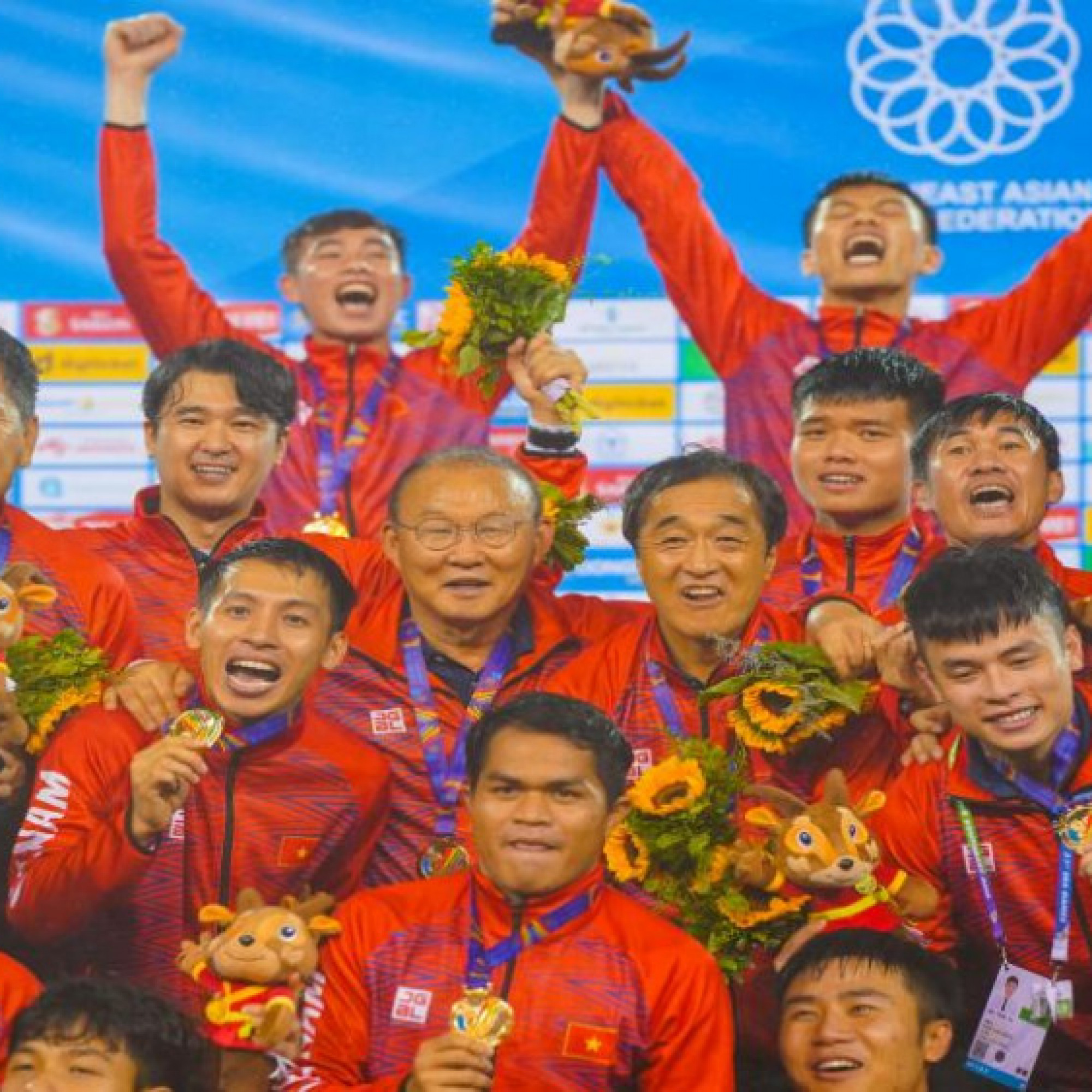 Thể thao - U23 Việt Nam vô địch SEA Games 31: AFC ngợi ca, báo Thái nể &quot;Chiến binh Sao Vàng&quot;