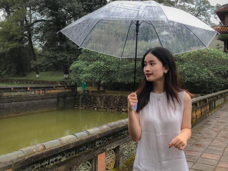 Một mình đến Huế gặp mưa hai ngày, cô gái Thanh Hóa tận hưởng trải nghiệm mới lạ