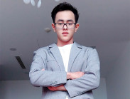 Người làm truyền thông cho mặt hàng xa xỉ