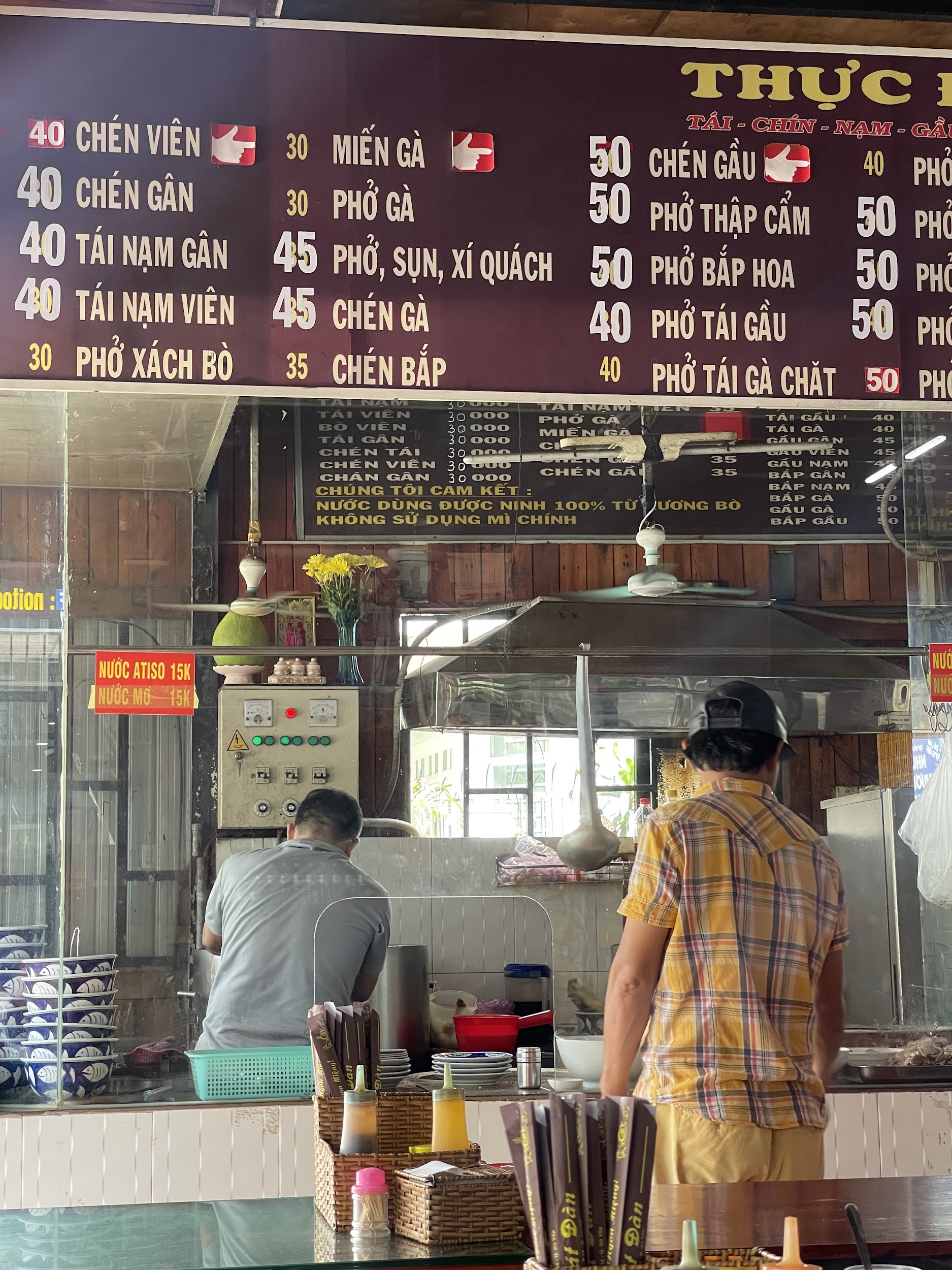 'Fastfood' ở Việt Nam không phải burger hay pizza mà có tên là 'QUÁN' - 3