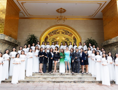 Giải trí - Thí sinh thả dáng trong áo dài trắng tại Vòng sơ khảo cuộc thi Hoa hậu Du lịch Biển VN