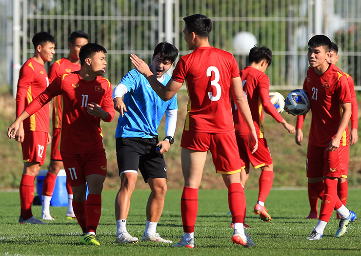 U23 Việt Nam đấu &#34;ông trùm&#34; U23 Hàn Quốc, thoải mái cười đùa trước trận - 1