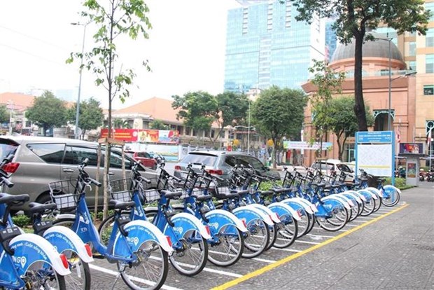 Đưa vào sử dụng hơn 120 xe đạp chia sẻ công cộng trong thành phố Huế - 1