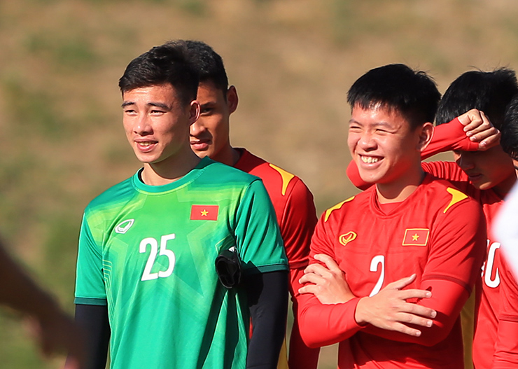 Giật mình U23 Việt Nam đến nhầm sân tập U23 Thái Lan trước ngày đấu Malaysia - 7
