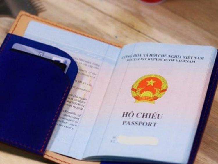 Việt Nam đổi màu hộ chiếu phổ thông mẫu mới từ ngày 1/7/2022