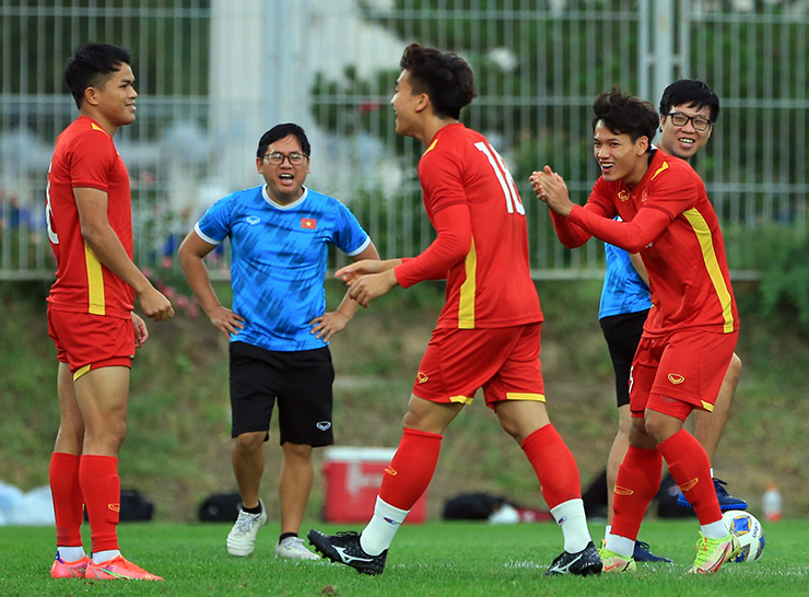 Cầu thủ U23 Việt Nam thay Quan Văn Chuẩn làm thủ môn và cái kết hài hước - 11