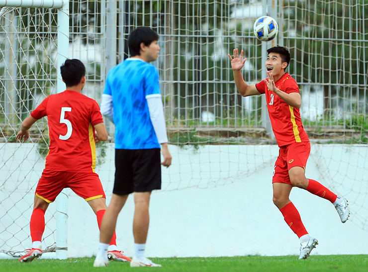 Cầu thủ U23 Việt Nam thay Quan Văn Chuẩn làm thủ môn và cái kết hài hước - 3