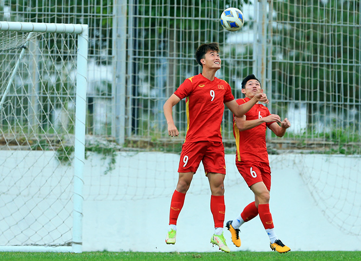 Cầu thủ U23 Việt Nam thay Quan Văn Chuẩn làm thủ môn và cái kết hài hước - 6