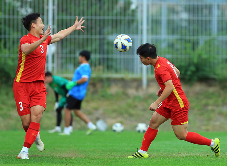 Cầu thủ U23 Việt Nam thay Quan Văn Chuẩn làm thủ môn và cái kết hài hước - 8