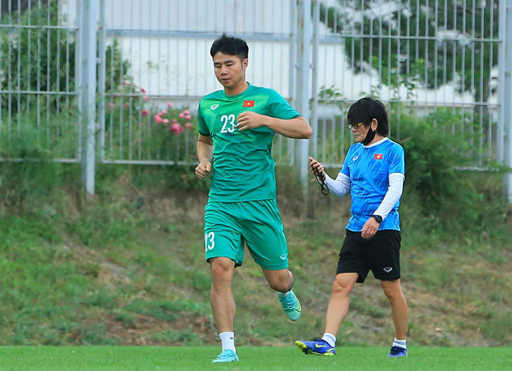 Cầu thủ U23 Việt Nam thay Quan Văn Chuẩn làm thủ môn và cái kết hài hước - 9
