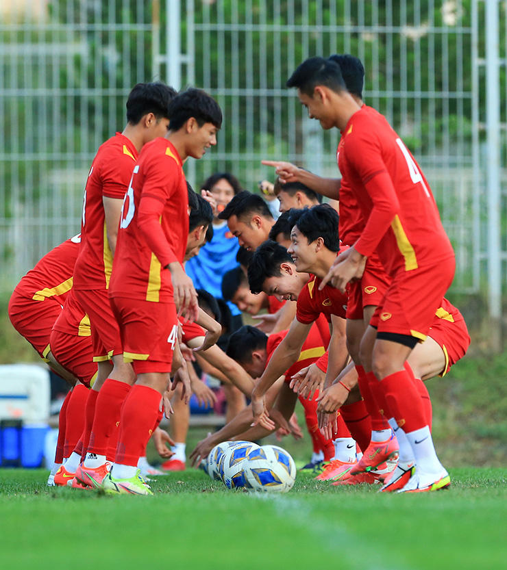 Nhâm Mạnh Dũng bị bắt nạt trước đại chiến U23 Việt Nam - U23 Saudi Arabia - 3